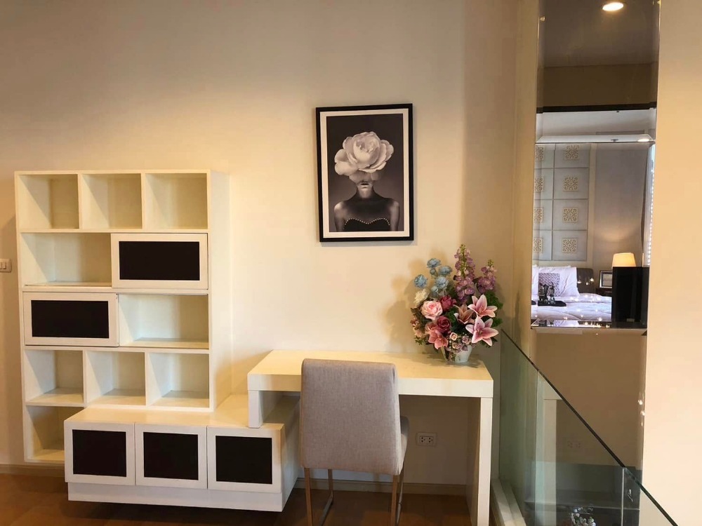 ให้เช่าคอนโดพระราม 9 เพชรบุรีตัดใหม่ RCA : คอนโด Villa Asoke ห้องสวย เฟอร์นิเจอร์ครบ พร้อมเช่าอยู่