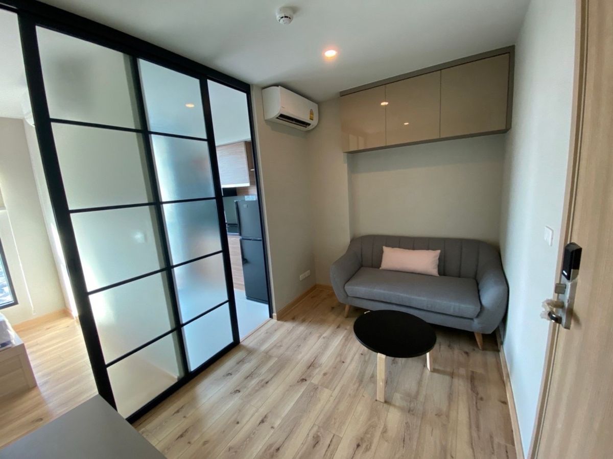 For RentCondoPinklao, Charansanitwong : ❤️❤️ BRIX, Floor 12A 🔹 Watch the. Line Tel 0859114585. ❤️MRT Sirindhorn 0 meters 🔶🔸 Rent 14,000/month 🔸🔶 *Minimum contract 1 year *2 months deposit+1 month in addition to April 3, 2025✅ Size 28 sqm. View of the northeast balcony pool Morning sunny ✅ Built