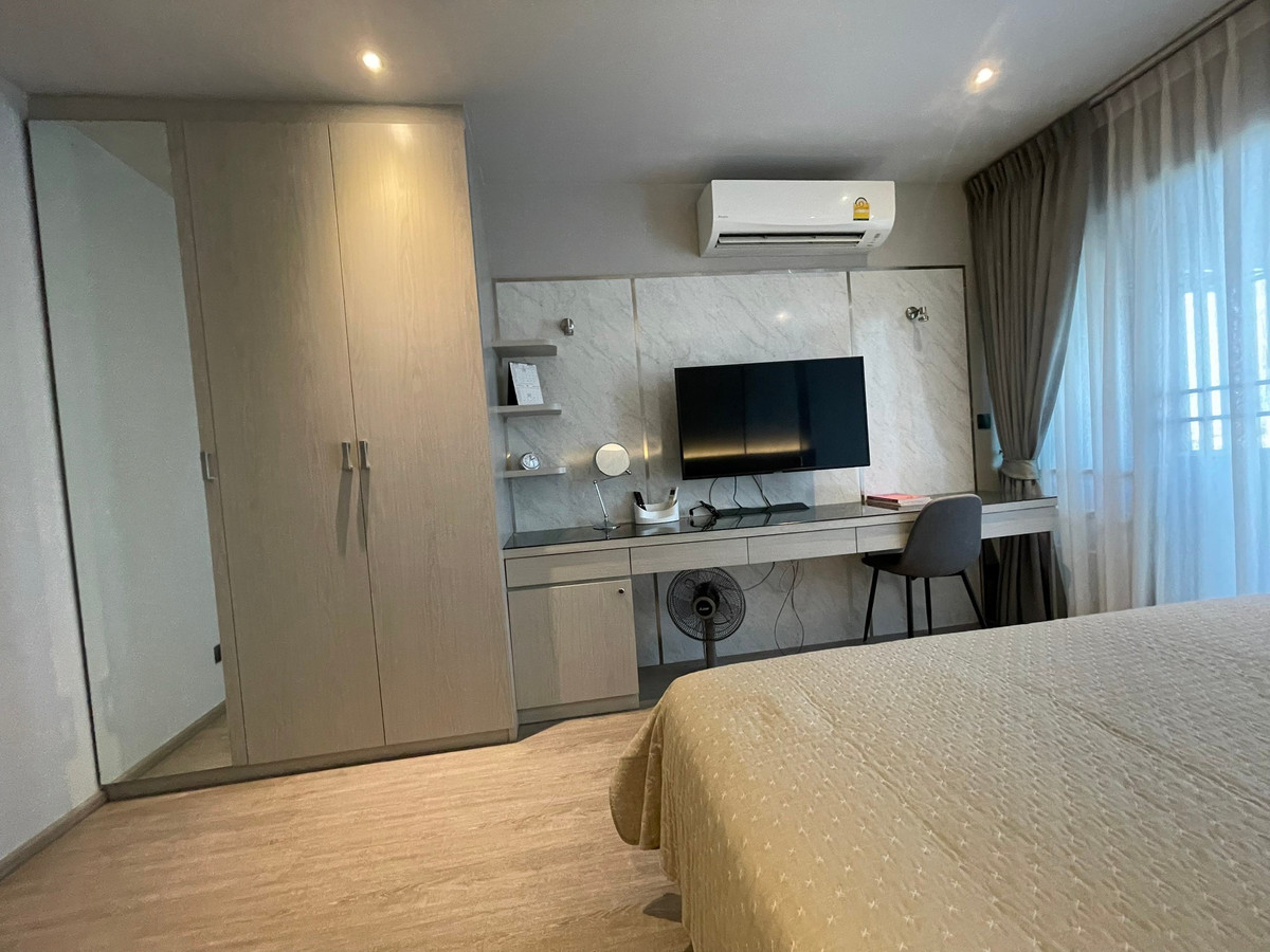 ให้เช่าคอนโดสุขุมวิท อโศก ทองหล่อ : (ปล่อยเช่า)🟢 คอนโด RHYTHM Ekkamai I ห้อง Studio เฟอร์+เครื่องใช้ไฟฟ้าครบㅡ ใกล้ 🚆BTS เอกมัย																									