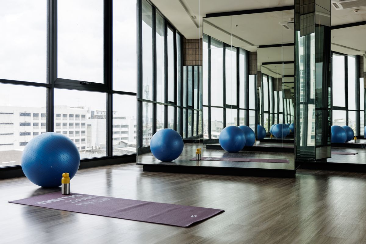 For RentCondoRamkhamhaeng, Hua Mak : 🔥Urgent rent, new room ready to move in 🔥Niche Mono Ramkhamhaeng Condo. The project has a shuttle to Ramkhamhaeng University / BTS Lam Sali Intersection. Rent starts at 16,200 baht/month, accepting both Thais and foreigners (with 6 month / 1 year rental c