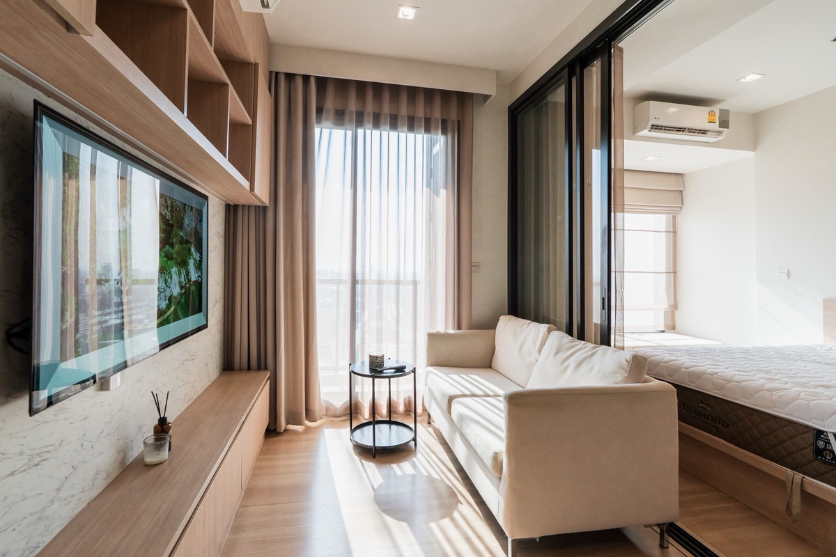 ให้เช่าคอนโดสะพานควาย จตุจักร : ให้เช่าคอนโด 1 ห้องนอน ห้องสวยชั้นสูงสุด เครื่องใช้ไฟฟ้าทุกอย่างยันเครื่องกรองน้ำ Coway เลี้ยงสัตว์ได้ครับ ล้างแอร์ให้ 2 ครั้งต่อปี