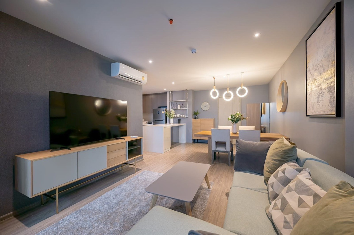 ให้เช่าคอนโดสุขุมวิท อโศก ทองหล่อ : (ปล่อยเช่า)  🟢คอนโด RHYTHM  Ekkamai  I RARE Unit 3-BR ห้องสวย เฟอร์+เครื่องใช้ไฟฟ้าครบ ㅡ ใกล้ 🚆BTS เอกมัย																									