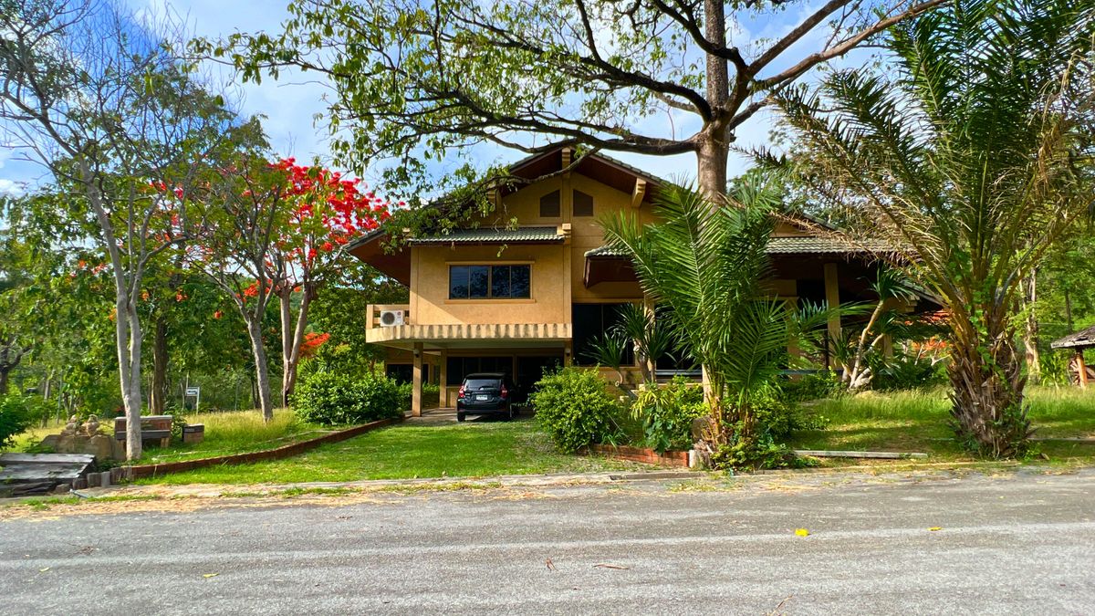 For SaleHouseSaraburi : //“For sale: a vacation home in the Muak Lek Forest Resort project, situated on a 285 sq. wah plot with a usable area of 520sq. m.