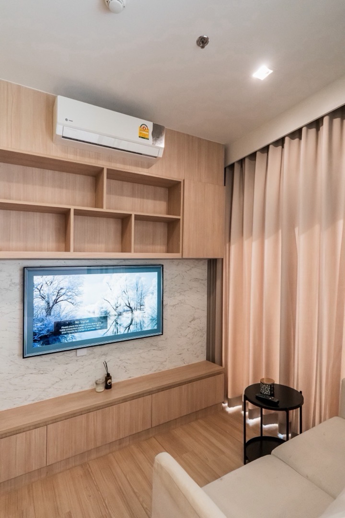 ให้เช่าคอนโดสะพานควาย จตุจักร : ให้เช่าคอนโด 1 ห้องนอน ห้องสวยชั้นสูงสุด เครื่องใช้ไฟฟ้าทุกอย่างยันเครื่องกรองน้ำ Coway เลี้ยงสัตว์ได้ครับ ล้างแอร์ให้ 2 ครั้งต่อปี