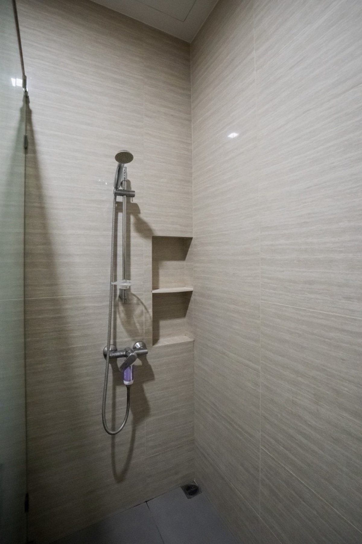 ให้เช่าคอนโดสะพานควาย จตุจักร : ให้เช่าคอนโด 1 ห้องนอน ห้องสวยชั้นสูงสุด เครื่องใช้ไฟฟ้าทุกอย่างยันเครื่องกรองน้ำ Coway เลี้ยงสัตว์ได้ครับ ล้างแอร์ให้ 2 ครั้งต่อปี