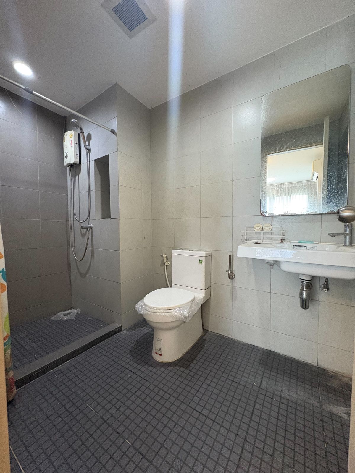 ขายคอนโดอ่อนนุช อุดมสุข : เอลลิโอ สุขุมวิท64 ขายราคาพิเศษ 1.69ล้าน ฟรีค่าโอน  ซื้อด่วน!!!