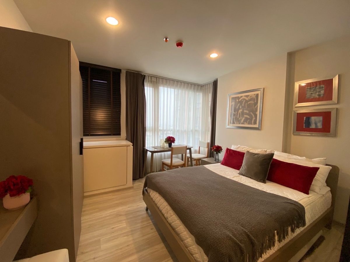 For RentCondoRatchadapisek, Huaikwang, Suttisan : Special price ** XT Huai Khwang 1 bed, 1 large bathroom with Walkincloset.