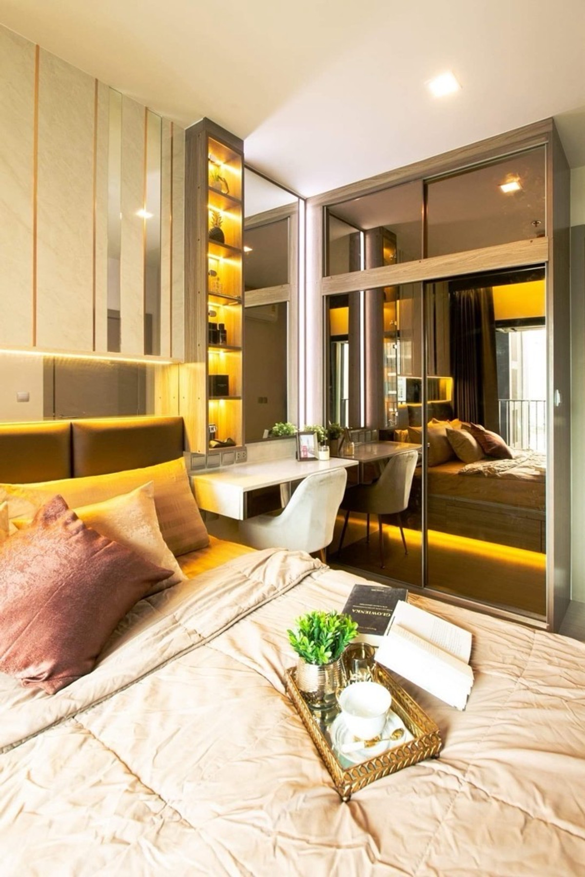 ให้เช่าคอนโดพระราม 9 เพชรบุรีตัดใหม่ RCA : 🧡Life Asoke-Rama9 ✅2 bed แต่งสวย ready to move in