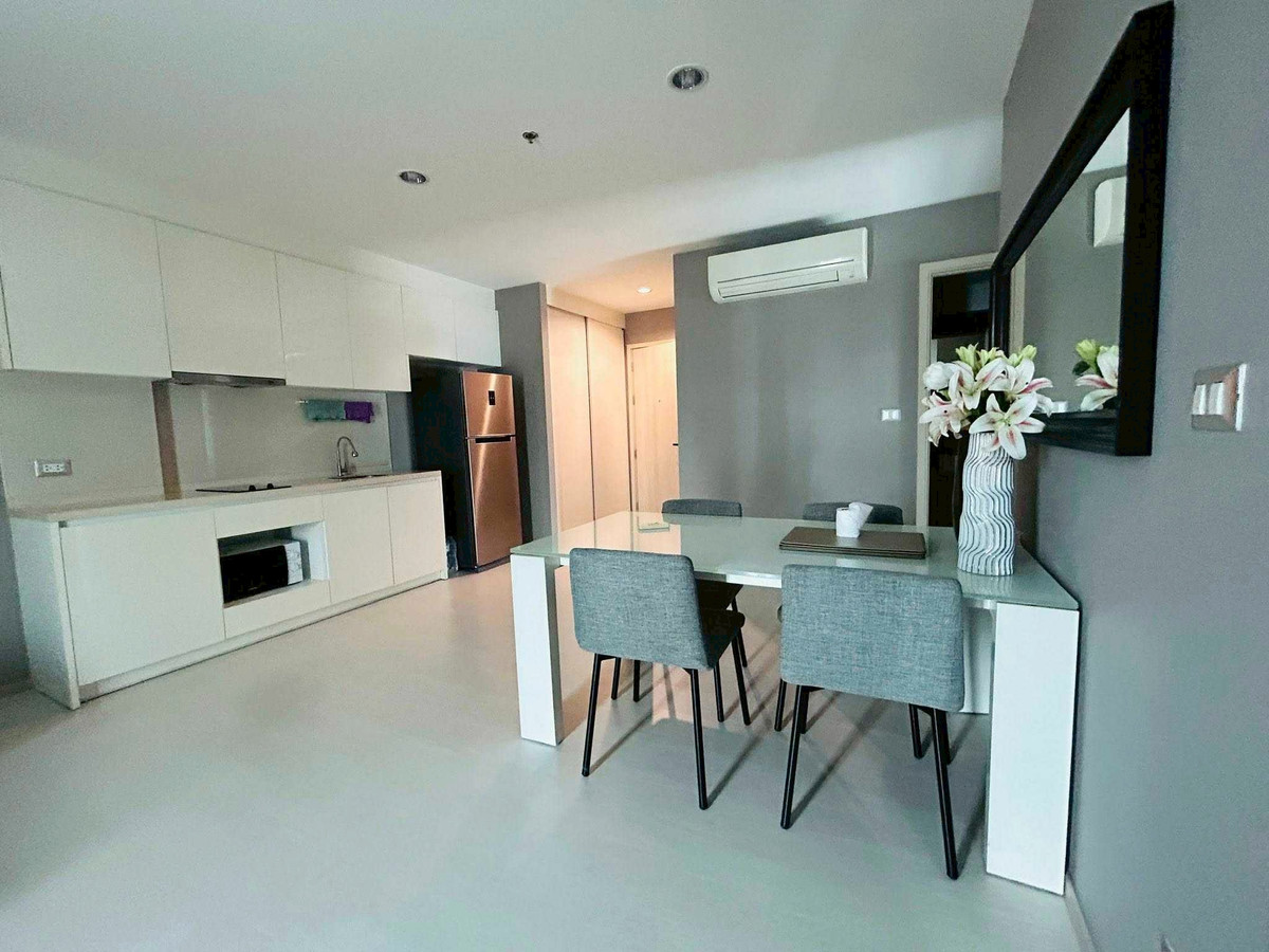 For RentCondoSukhumvit, Asoke, Thonglor : Rhythm sukumvit 42 condo, beautiful furniture Ready to rent