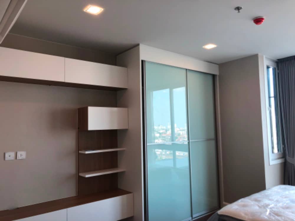 For SaleCondoSamut Prakan,Samrong : Urgent sale ✨ The Metropolis Samrong Interchange ✨ next to BTS Samrong, open view, not blocked, complete with furniture and electrical appliances (PS56158)