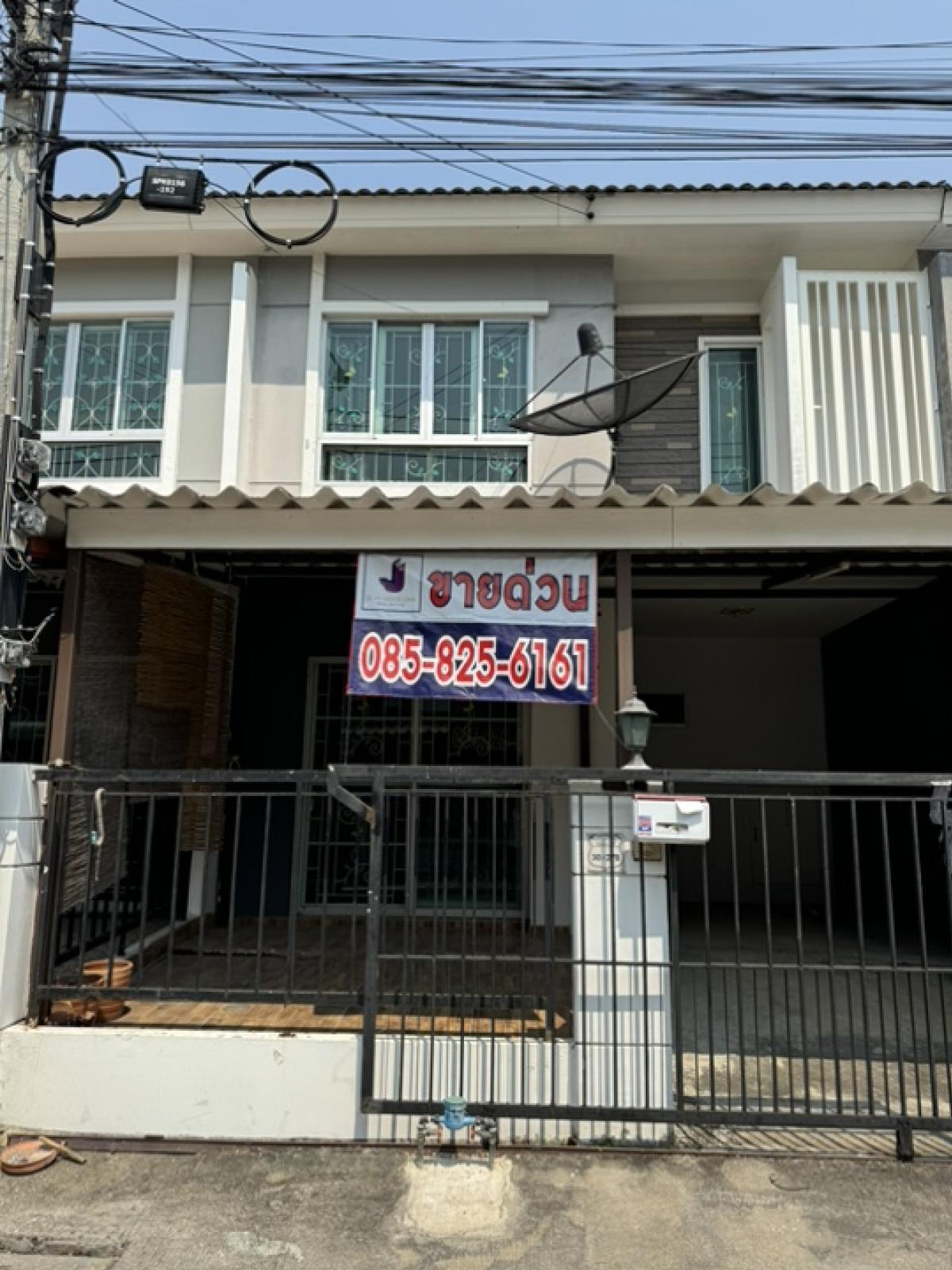 ขายทาวน์โฮมลาดกระบัง สุวรรณภูมิ : ✳️ขายทาวน์เฮ้าส์ มบ.พฤกษาวิลล์ 60 อ่อนนุช ลาดกระบัง✳️ 2 ชั้น เนื้อที่ 17.5 ตร.ม มี 3 นอน 2 น้ำ (สภาพสวยมากๆๆ)ราคาเพียง 1.99 ลบ เท่านั้น
