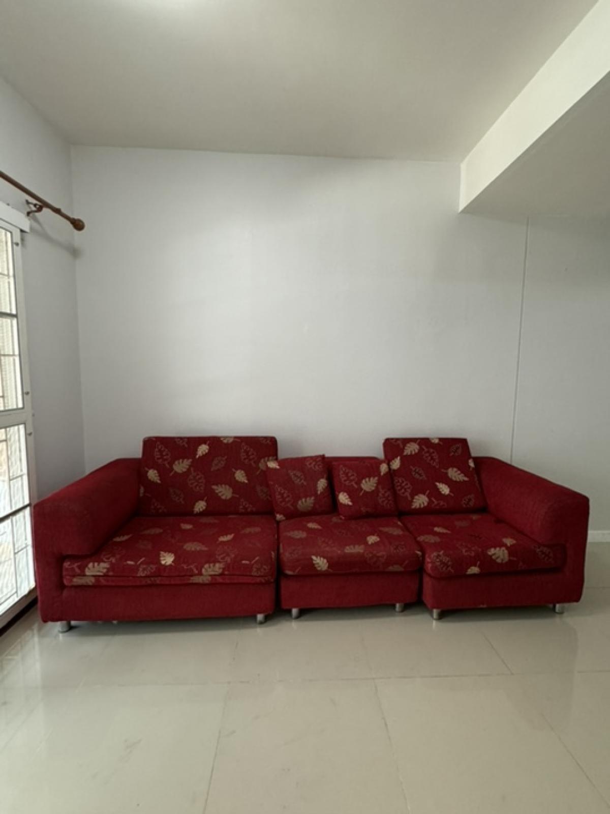 For SaleTownhomeLadkrabang, Suwannaphum Airport : ✳️ Sell townhouse Pruksa Ville 60 Onnut Lat Krabang ✳️ 2 layers, area 17.5 sq.mol. There are 3 bedrooms, 2 water (very beautiful condition). 2.09 delete only