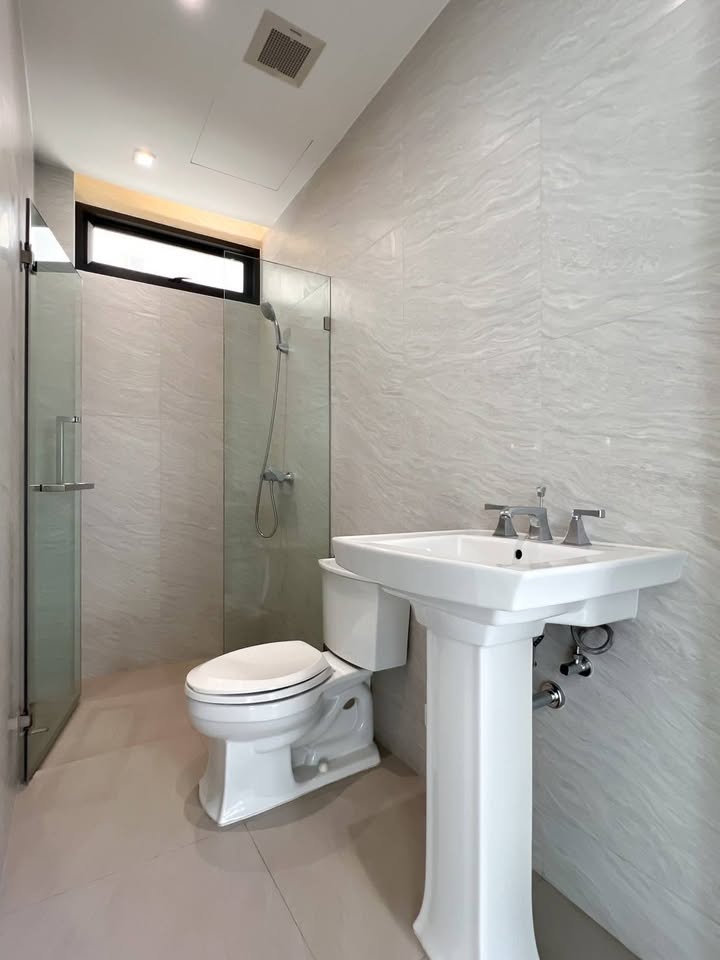 ขายบ้านลาดพร้าว เซ็นทรัลลาดพร้าว : ขายบ้านหรู โครงการ Atitude Mastery พหลโยธิน 24  ทำเลดีมาก ใกล้  central ลาดพร้าว ถนนพหลโยธิน, แขวงจตุจักร, เขตจตุจักร, กรุงเทพ