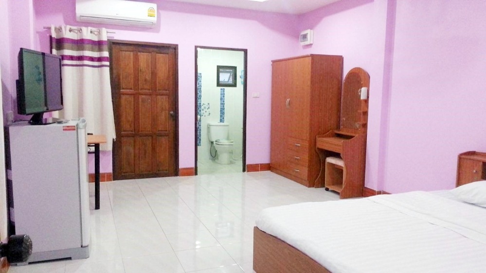 For SaleHotel&Apartment BusinessPattaya, Bangsaen, Chonburi : 8 apartments for sale and 1 house, size 125 sq.m., Soi Sukhumvit-Pattaya 83, Chon Buri