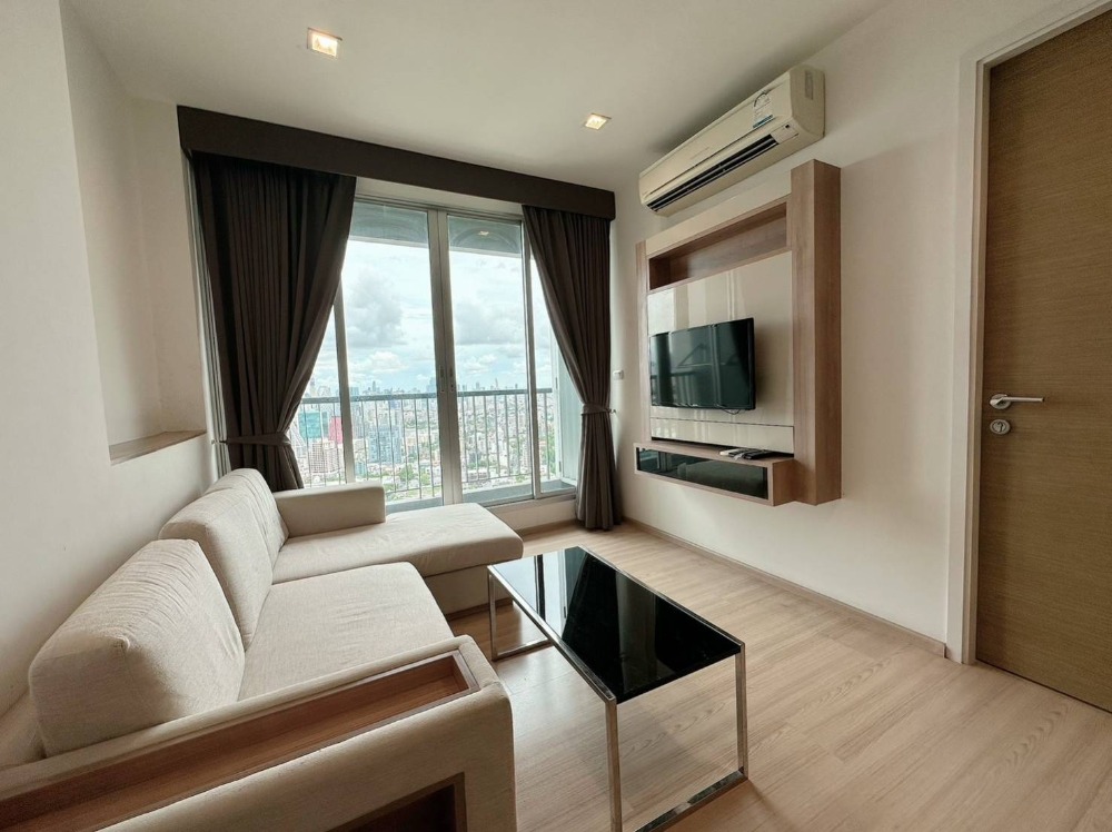 For RentCondoSapankwai,Jatujak : Rhythm Phahol-Ari 1 bedroom, good location, convenient to travel near BTS Ari, Big C Saphan Khwai, Villa Market, JJ Mall, Chatuchak Park (No.250172) 
 
