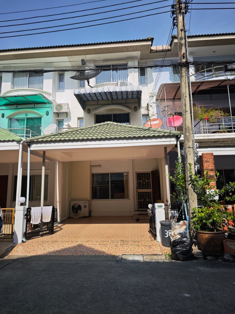 For RentTownhomeRatchadapisek, Huaikwang, Suttisan : Rent a 3 -story townhouse, 21 sq.w. Supalai Ville, Soi Ratchada 32, opposite the Criminal Court