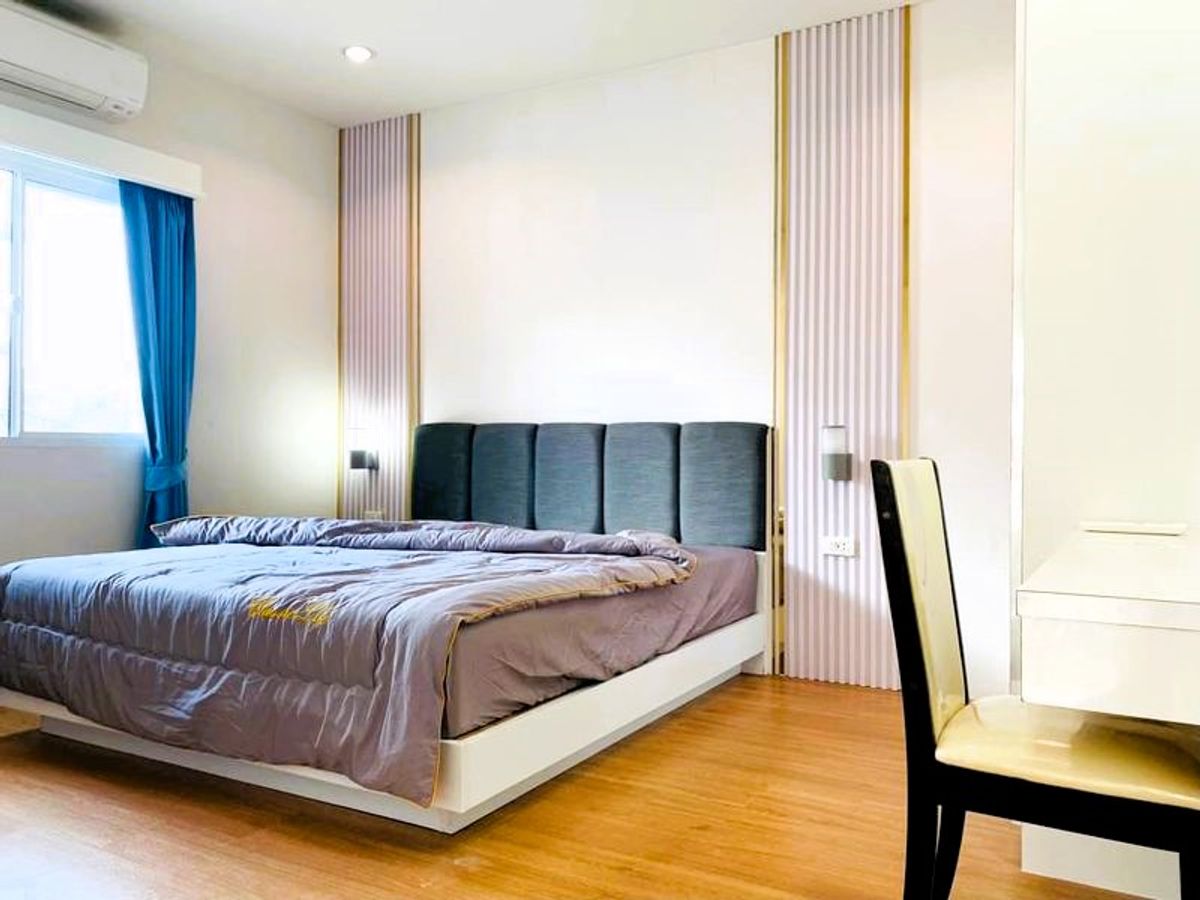 ให้เช่าบ้านพัฒนาการ ศรีนครินทร์ : KH C01 ให้เช่าบ้านเดี่ยวน่าอยู่ 2 ชั้น โครงการ ภัสสรเพรจทิสลุกซ์ พัฒนาการ 38 ทำเลดี เข้าออกได้หลายทางทั้งซอยอ่อนนุช 39 ด้านถนนศรีนครินทร์ และพัฒนาการ 44 ได้  ใกล้โรงเรียนนานาชาติกรุงเทพคริสเตียน เหมาะอยู่อาศัยเป็นครอบครัว เลี้ยงสัตว์ได้