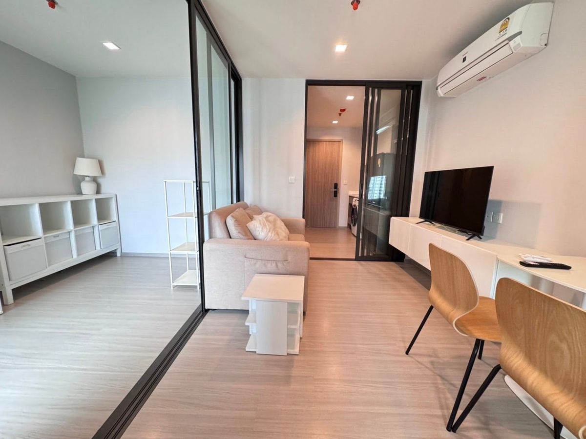 For RentCondoThaphra, Talat Phlu, Wutthakat : [💥𝐔𝐫𝐠𝐞𝐧𝐭] 𝐋𝐢𝐟𝐞 𝐒𝐚𝐭𝐡𝐨𝐫𝐧 𝐒𝐢𝐞𝐫𝐫𝐚 Beautiful condo with furniture Good location near the BTS Ready to move in 🏢
