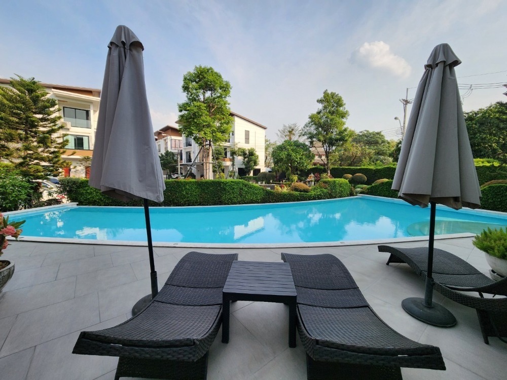 ขายพัฒนาการ ศรีนครินทร์ : ขายบ้าน3ชั้น พระราม9 สไตล์โมเดิร์น 3 ห้องนอน 4 ห้องน้ำ หลังริม แปลงสวย ที่ดิน40.5ตร.วา พื้นที่ใช้สอย 290ตร.ม.  “ธาราดี วงแหวน-พระราม9”  เพียง 15นาที ถึงสุวรรณภูมิ เข้าเมืองก็สะดวก