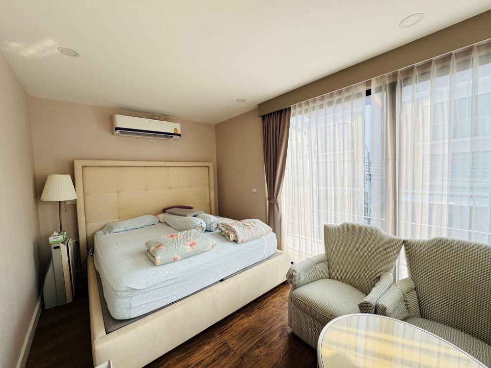 ขายพัฒนาการ ศรีนครินทร์ : ขายบ้าน3ชั้น พระราม9 สไตล์โมเดิร์น 3 ห้องนอน 4 ห้องน้ำ หลังริม แปลงสวย ที่ดิน40.5ตร.วา พื้นที่ใช้สอย 290ตร.ม.  “ธาราดี วงแหวน-พระราม9”  เพียง 15นาที ถึงสุวรรณภูมิ เข้าเมืองก็สะดวก