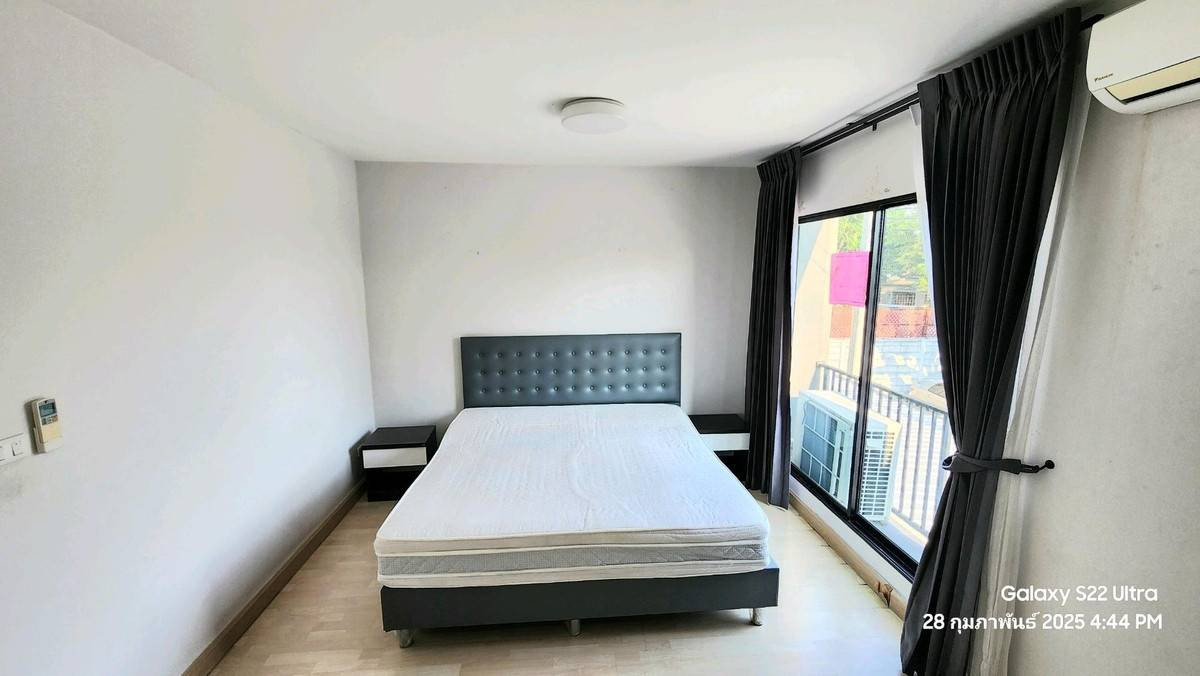 For RentTownhomePattanakan, Srinakarin : Rent a townhome, The Connect Phatthanakan 38, only 8 minutes near Thanya Park