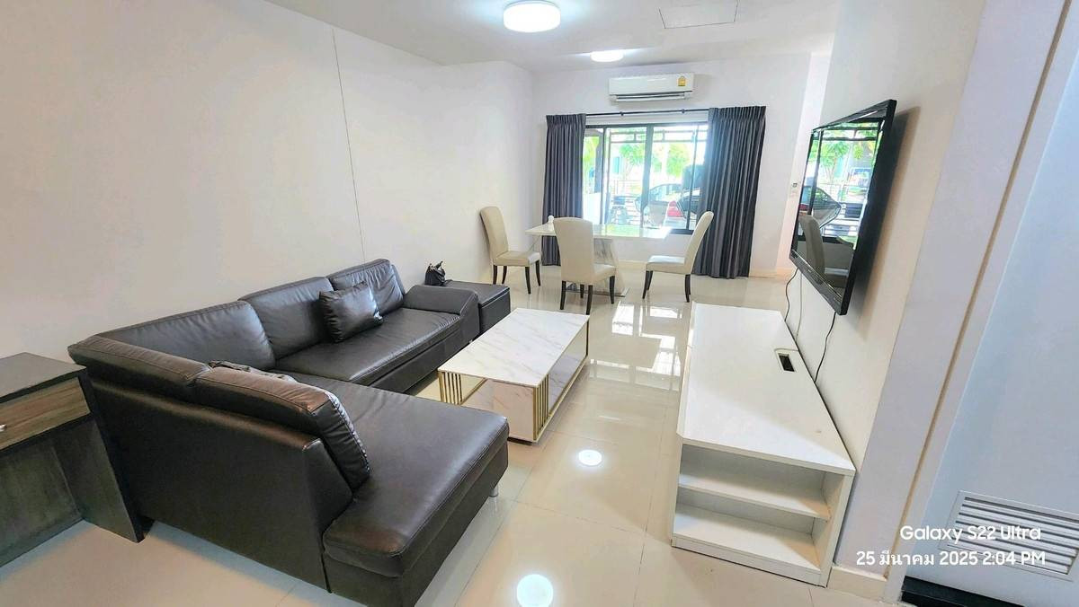 For RentTownhomePattanakan, Srinakarin : Rent a townhome, The Connect Phatthanakan 38, only 8 minutes near Thanya Park