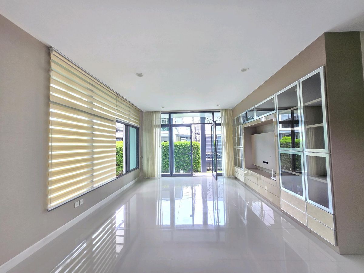 For SaleHousePattanakan, Srinakarin : Setthasiri, the most personal evolution, the only house in the alley is not attached to anyone 16.5 million 🚩