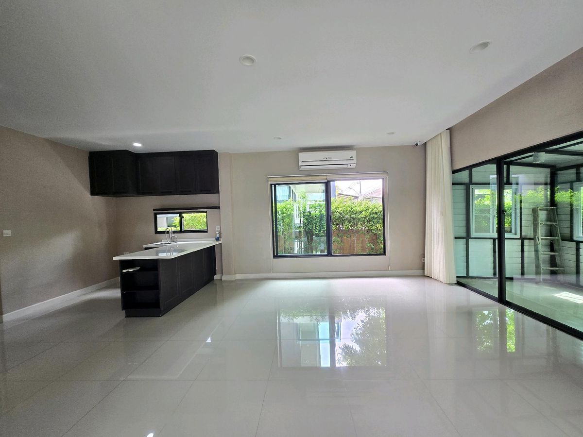 For SaleHousePattanakan, Srinakarin : Setthasiri, the most personal evolution, the only house in the alley is not attached to anyone 16.5 million 🚩