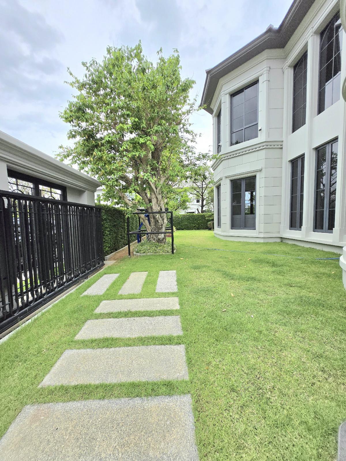 For SaleHousePattanakan, Srinakarin : Hot‼ ️ Narasiri, Krungthep Kreetha, a new house with personal fir and private elevator