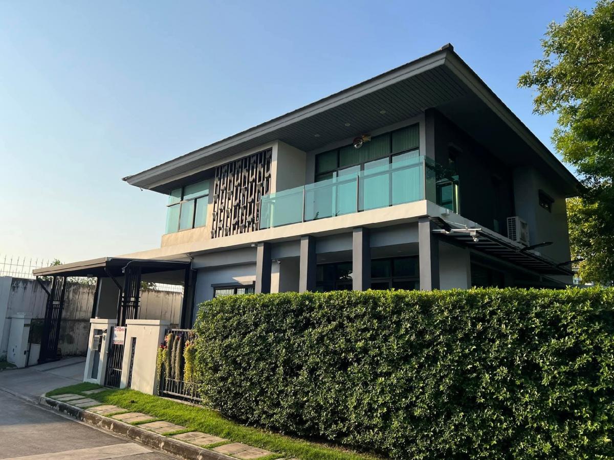 For SaleHousePattanakan, Srinakarin : Setthasiri, the most personal evolution, the only house in the alley is not attached to anyone 16.5 million 🚩