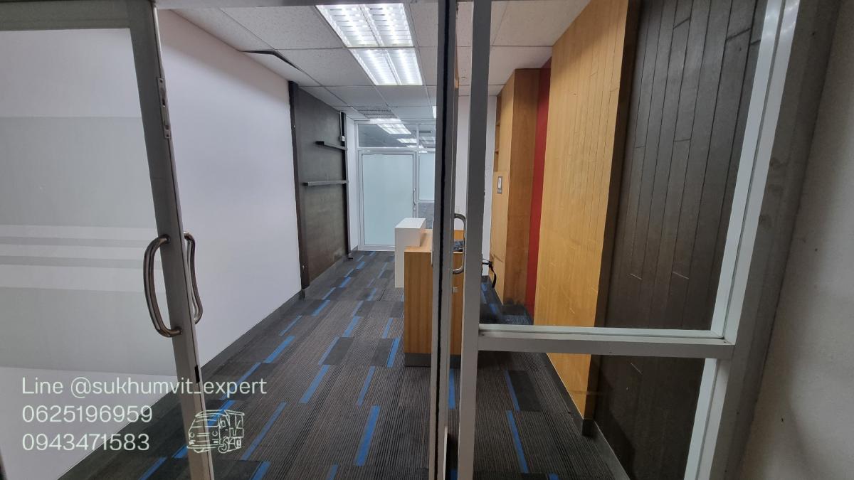 For RentOfficeSukhumvit, Asoke, Thonglor : Asoke for rent, office, floor 12A 210 sq.m., 650 baht, elegant, decorated, ready to move in