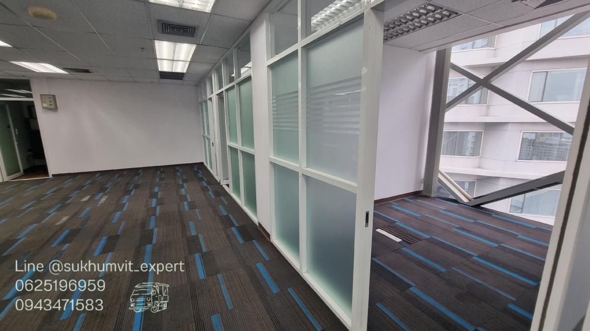For RentOfficeSukhumvit, Asoke, Thonglor : Asoke for rent, office, floor 12A 210 sq.m., 650 baht, elegant, decorated, ready to move in