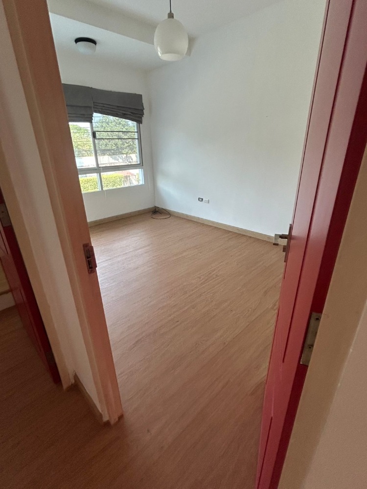 ให้เช่าทาวน์โฮมพัฒนาการ ศรีนครินทร์ : For rent 3-storey townhouse, Baan Mai Village, Rama 9, Krungthep Kreetha (S03-1977)