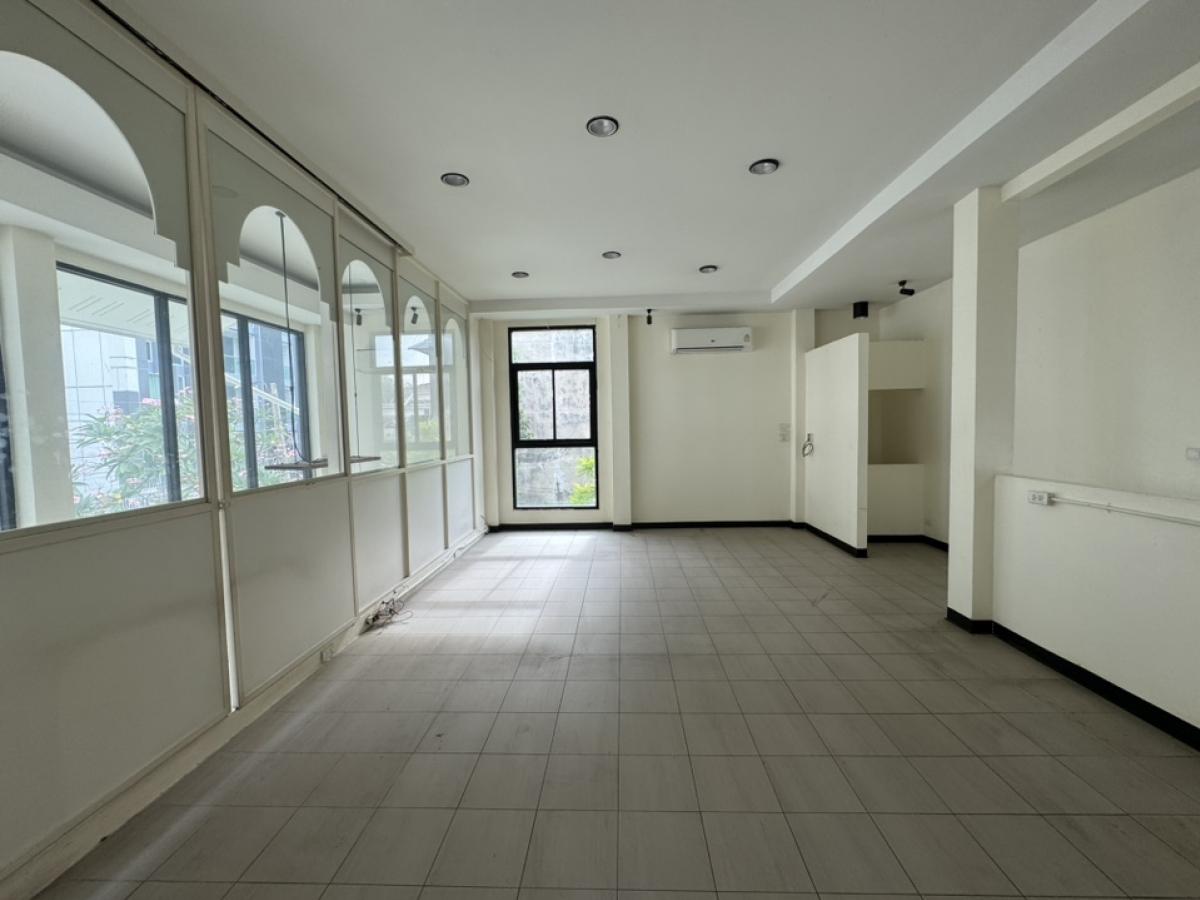 ให้เช่าร้านค้า/ตลาดนัดสุขุมวิท อโศก ทองหล่อ : 📌บ้านให้เช่า เหมาะสำหรับ คาเฟ่,ร้านอาหาร, Fine dining, Omakase , Brunch, Workshop  ทำเลเอกมัย