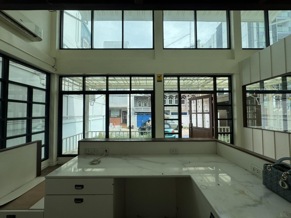 ให้เช่าร้านค้า/ตลาดนัดสุขุมวิท อโศก ทองหล่อ : 📌บ้านให้เช่า เหมาะสำหรับ คาเฟ่,ร้านอาหาร, Fine dining, Omakase , Brunch, Workshop  ทำเลเอกมัย