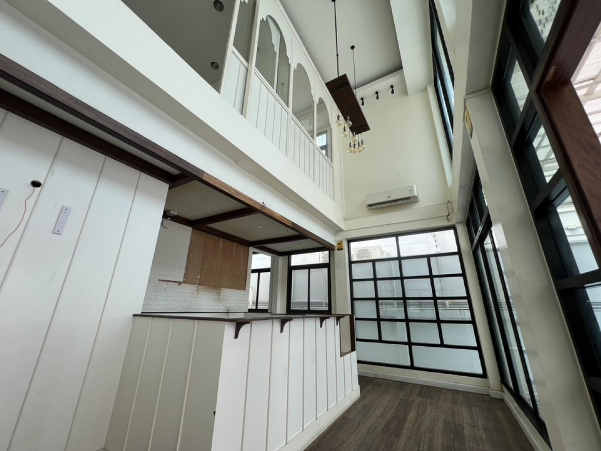 ให้เช่าร้านค้า/ตลาดนัดสุขุมวิท อโศก ทองหล่อ : เช่า อาคาร 2 ชั้น Stand Alone @ เอกมัย สุขุมวิท 63 ที่จอดรถ 3 คัน + ที่เช่าจอดรถ เพิ่มเติม