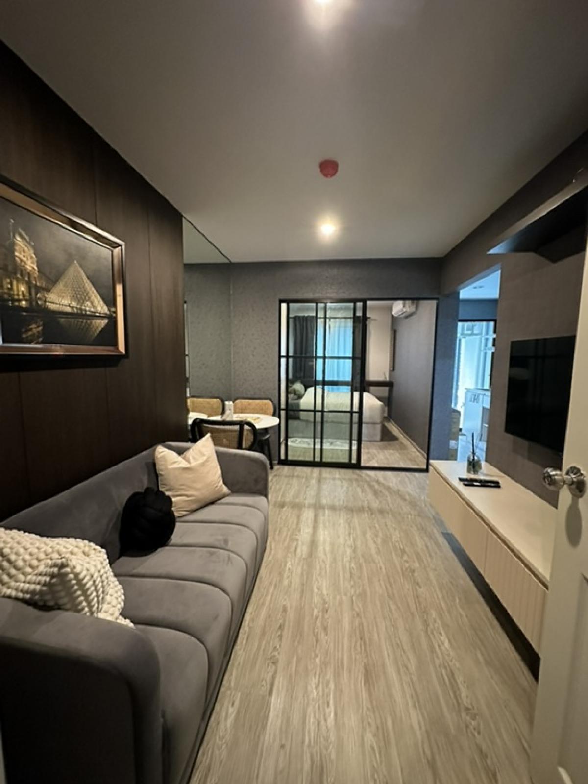 ให้เช่าคอนโดพัฒนาการ ศรีนครินทร์ : Condo Hi Seacon Station ✅พร้อมเข้าอยู่ 
5 เมษายน 69 ✅1 ห้องนอน 1 ห้องน้ำ ชั้น 3 วิวสระ ขนาด 28 ตรม.ราคาเช่า 11,000฿
ล่วงหน้า 1 เดือน ประกันความเสียหาย 2 เดือนสนใจติดสอบถาม Line : kornkamolnwz | 0982599352 [K.Now Owner]