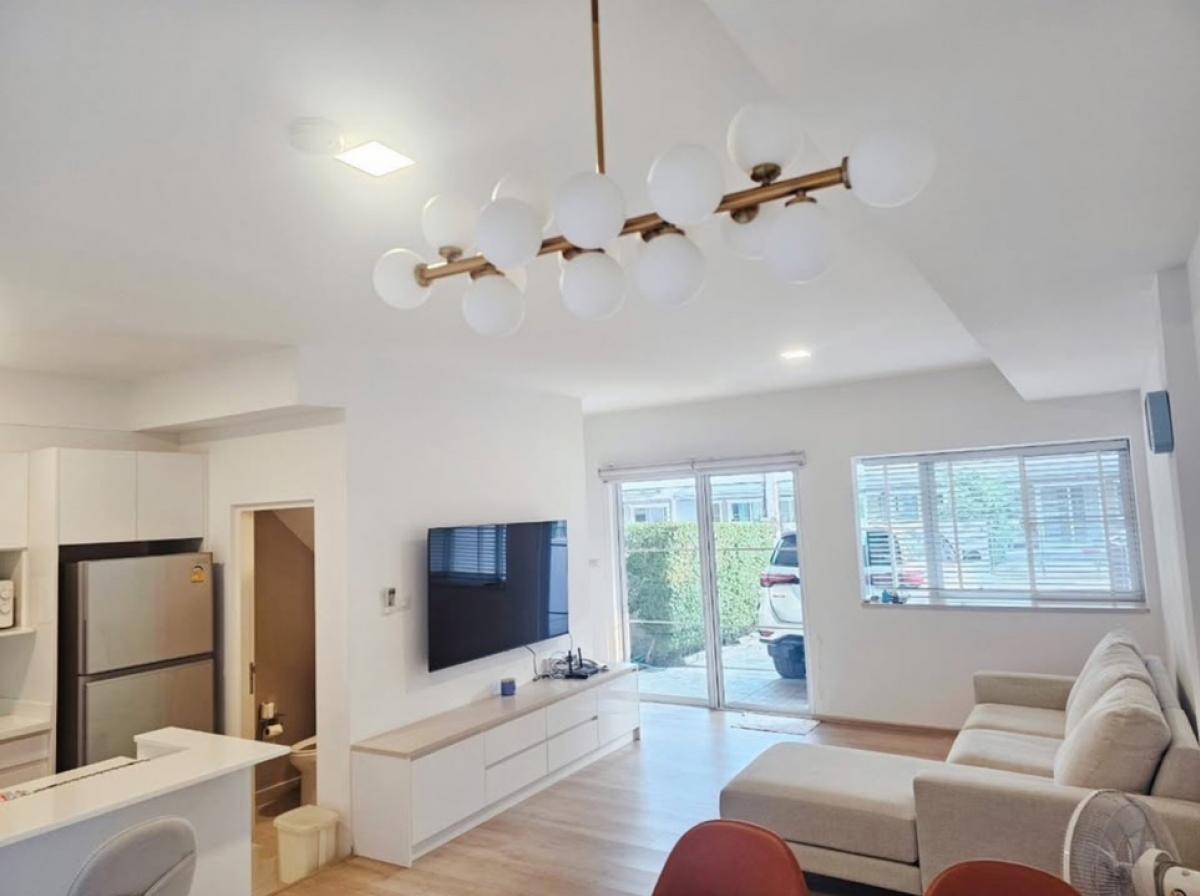 ให้เช่าทาวน์โฮมบางนา แบริ่ง ลาซาล : Indy 2 Bangna Ram 2 Townhome for rent near Mega Bangna- 3 bedrooms 3 bathrooms- 2 parking lot- 122 sqm. 25 saw.