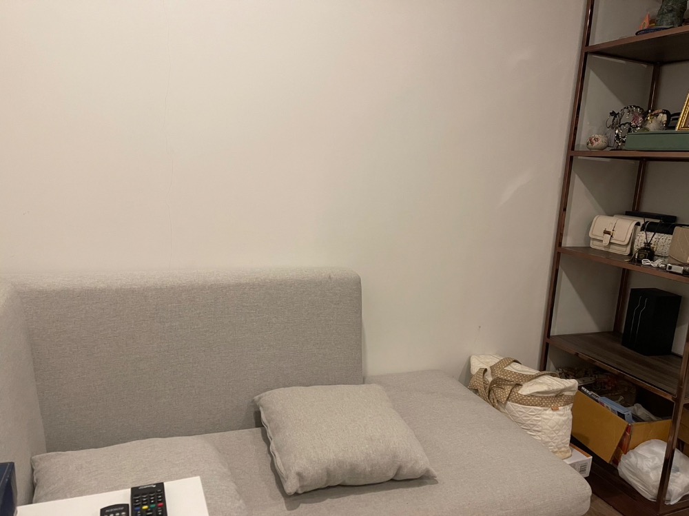 For SaleCondoOnnut, Udomsuk : Urgent sale, selling at a loss, selling for only 2.7 million baht, bought for 3 million baht, condo near BTS Udomsuk and Punnawithi stations.