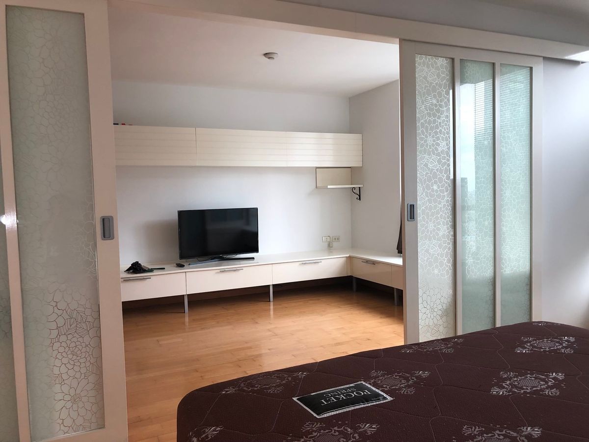 For SaleCondoRatchathewi,Phayathai : Noble House 67 sq.m.  Eng 中 日 Please add LINE ID @806qphgn o8415o5483