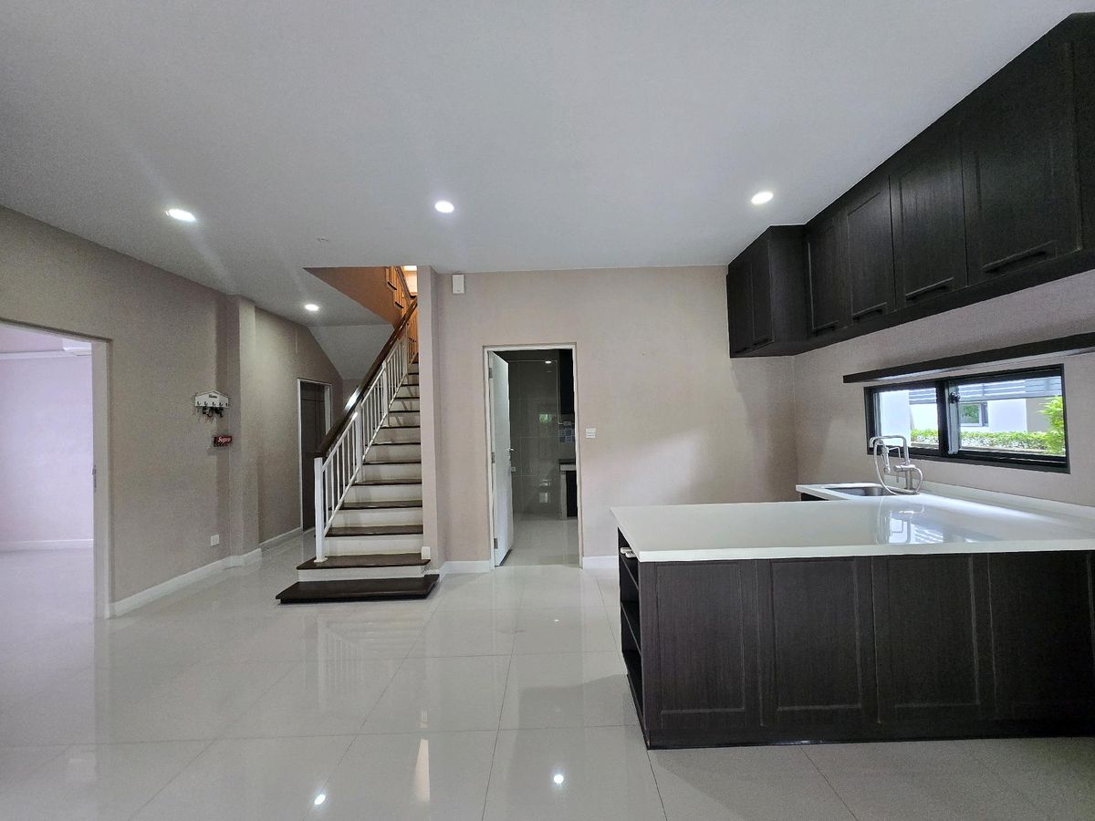 For SaleHousePattanakan, Srinakarin : Setthasiri, the most personal evolution, the only house in the alley is not attached to anyone 16.5 million 🚩