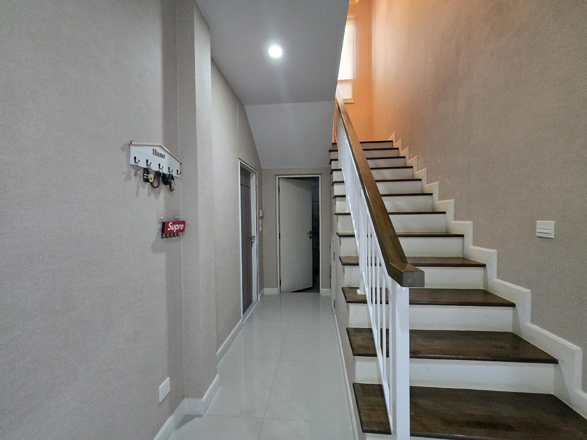 For SaleHousePattanakan, Srinakarin : Setthasiri, the most personal evolution, the only house in the alley is not attached to anyone 16.5 million 🚩