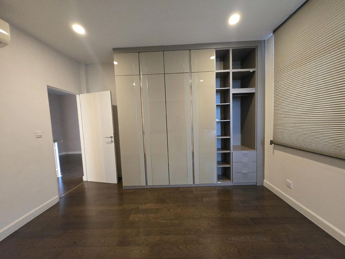 For SaleHousePattanakan, Srinakarin : Setthasiri, the most personal evolution, the only house in the alley is not attached to anyone 16.5 million 🚩