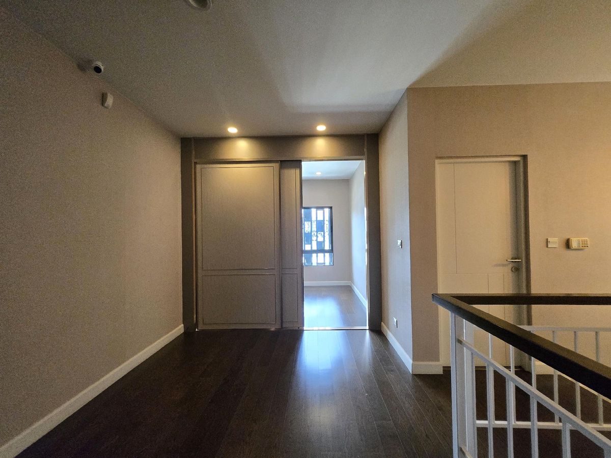 For SaleHousePattanakan, Srinakarin : Setthasiri, the most personal evolution, the only house in the alley is not attached to anyone 16.5 million 🚩