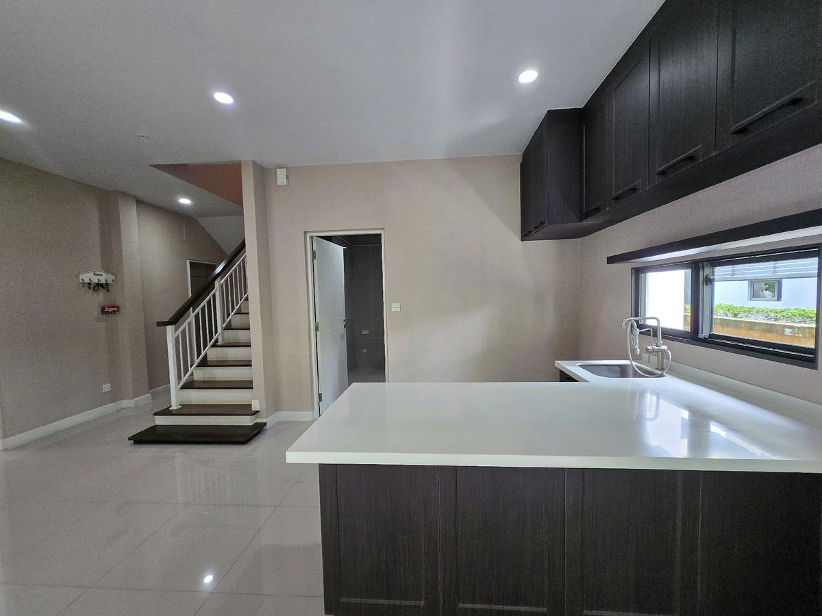 For SaleHousePattanakan, Srinakarin : Setthasiri, the most personal evolution, the only house in the alley is not attached to anyone 16.5 million 🚩