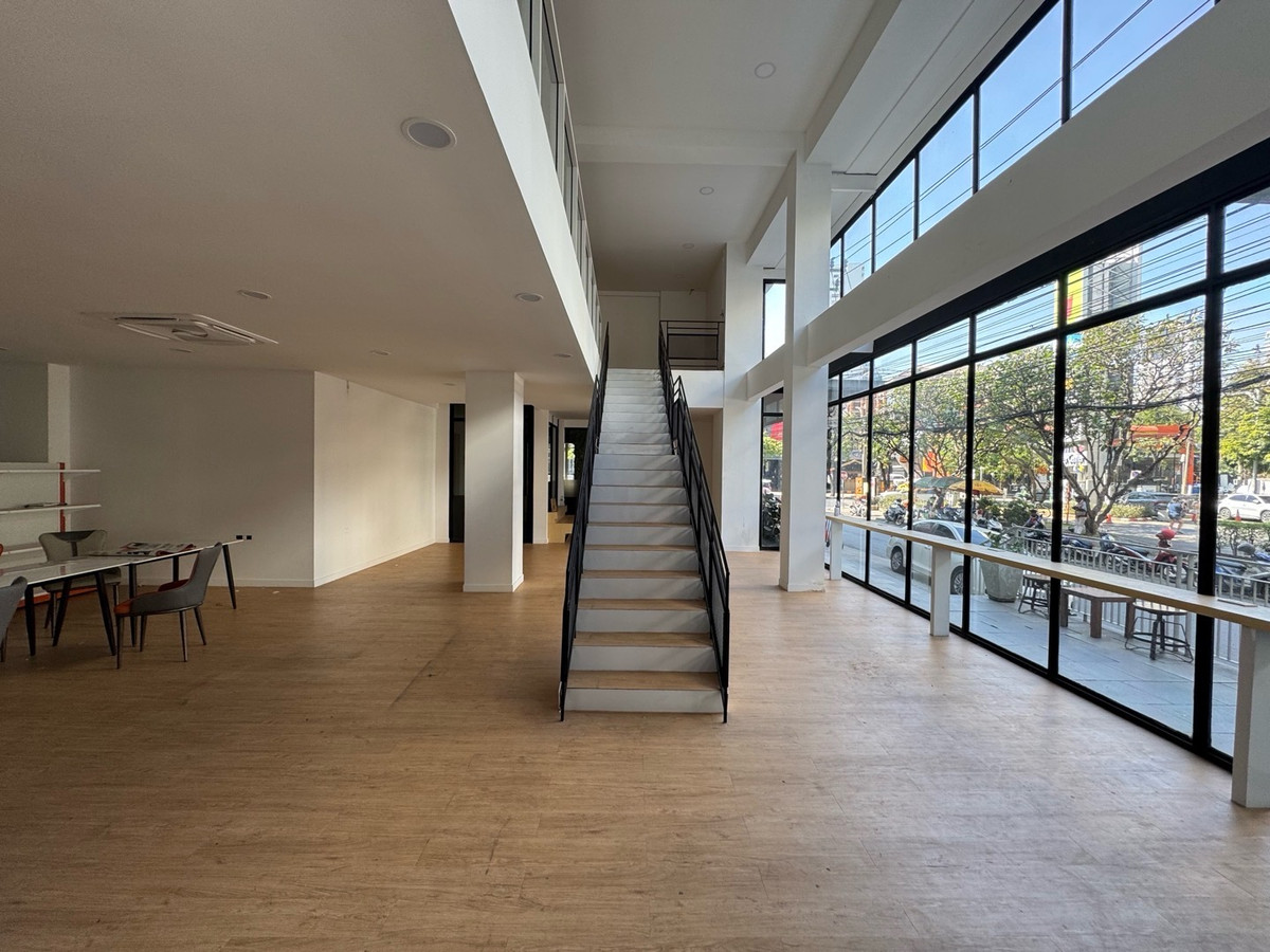 ให้เช่าร้านค้า/ตลาดนัดสุขุมวิท อโศก ทองหล่อ : 📌พื้นที่ให้เช่า เหมาะสำหรับ คาเฟ่,ร้านอาหาร, Fine dining, Omakase , Branch, Workshop , ชาบู ,ปิ้งย่าง ทำเลเอกมัย