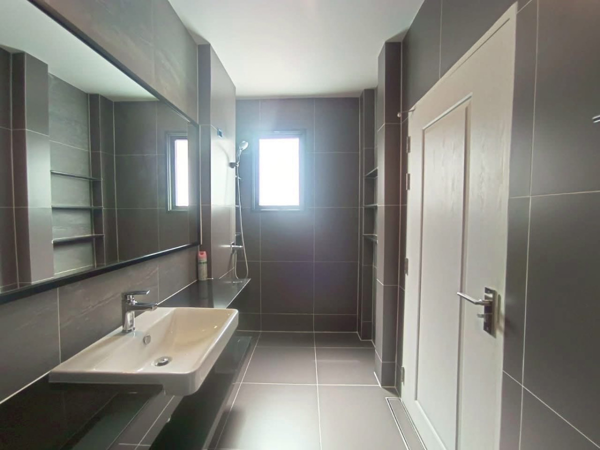 For SaleHouseNonthaburi, Bang Yai, Bangbuathong : For Sale House , Bangkok Boulevard Westgate , corner unit , newly renovated , Bang Bua Thong , Bang Bua Thong , Nonthaburi ,  CX-139519