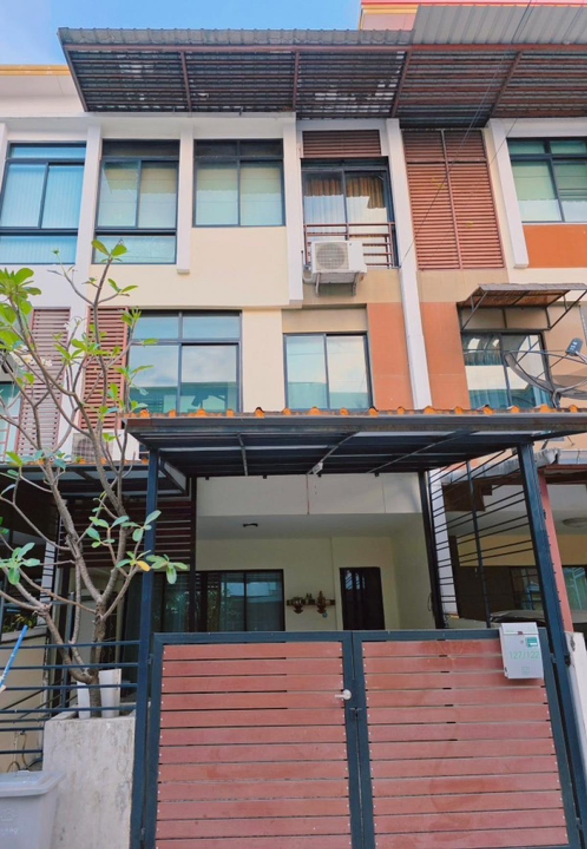 For RentTownhomeVipawadee, Don Mueang, Lak Si : 20,000.- 3-story townhome with SIX Nature Village, Signature Vibhavadi 60, near Sripatum University, Kasetsart University, near BTS Bang Bua