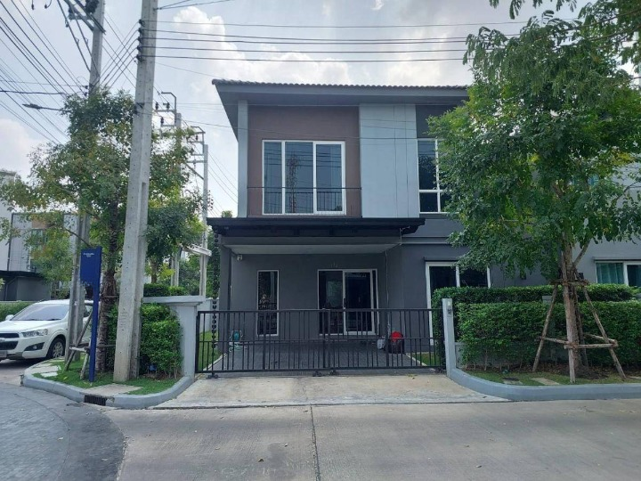 For RentTownhomeVipawadee, Don Mueang, Lak Si : Rent a townhome Baan Klang Mueang Vibhavadi - Chaeng Watthana is only 5 minutes near the Gosum Market.