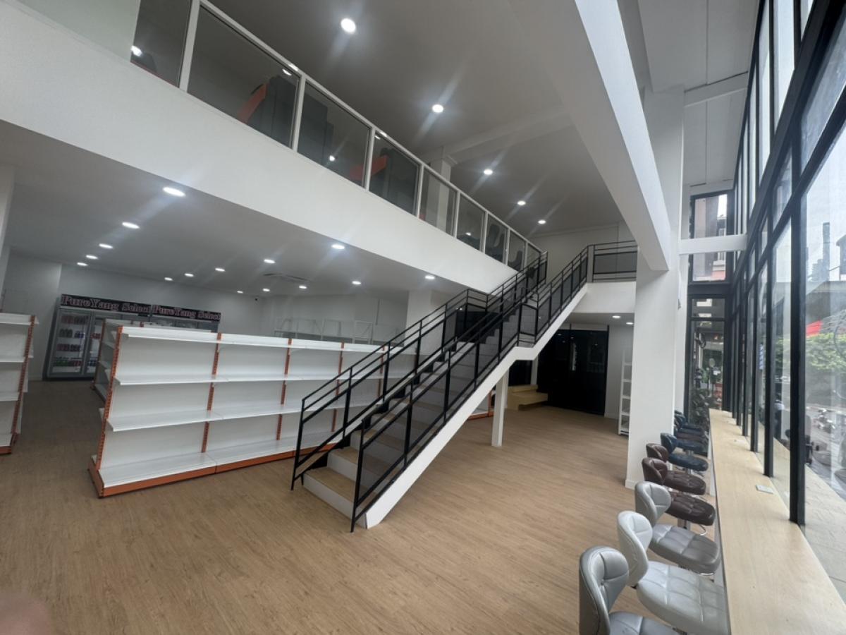 For RentRetail SpaceSukhumvit, Asoke, Thonglor : 📌 Rental space is suitable for cafe, restaurant, fine dining, Omakase, Branch, Workshop, Shabu, Grilled Ekkamai.